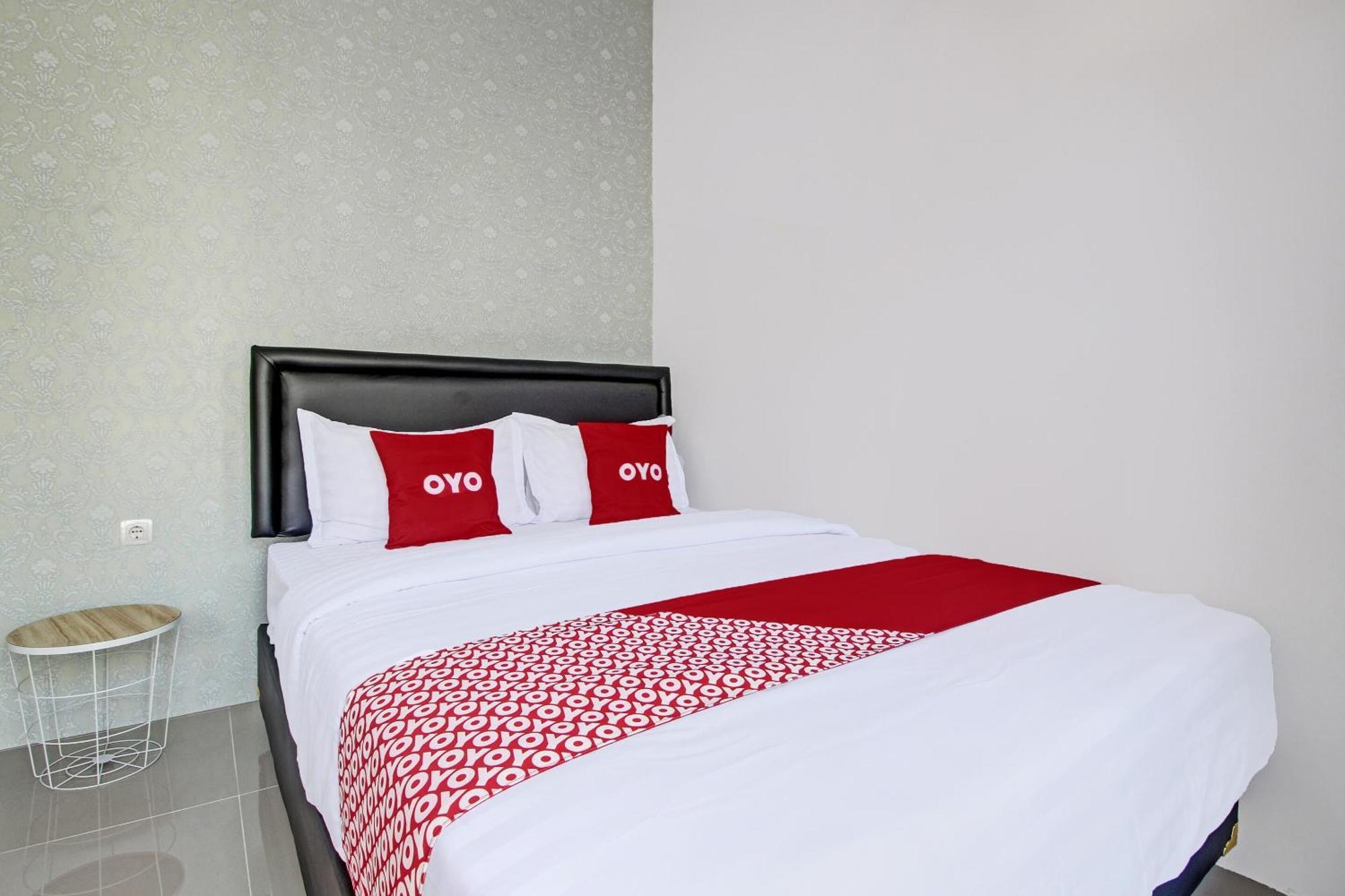 Super Oyo Collection O 92363 Kp Inn Temon Exterior foto