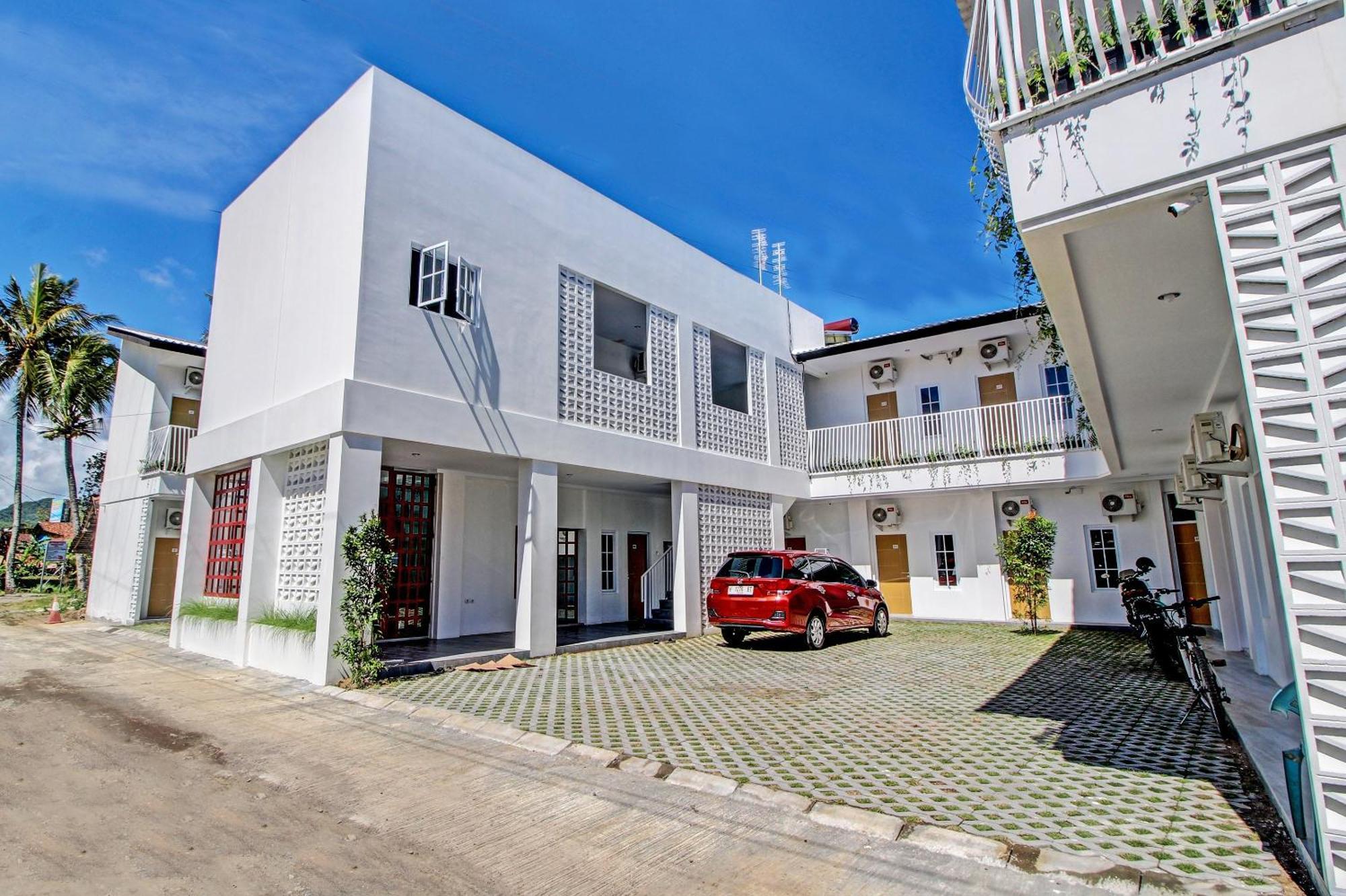 Super Oyo Collection O 92363 Kp Inn Temon Exterior foto