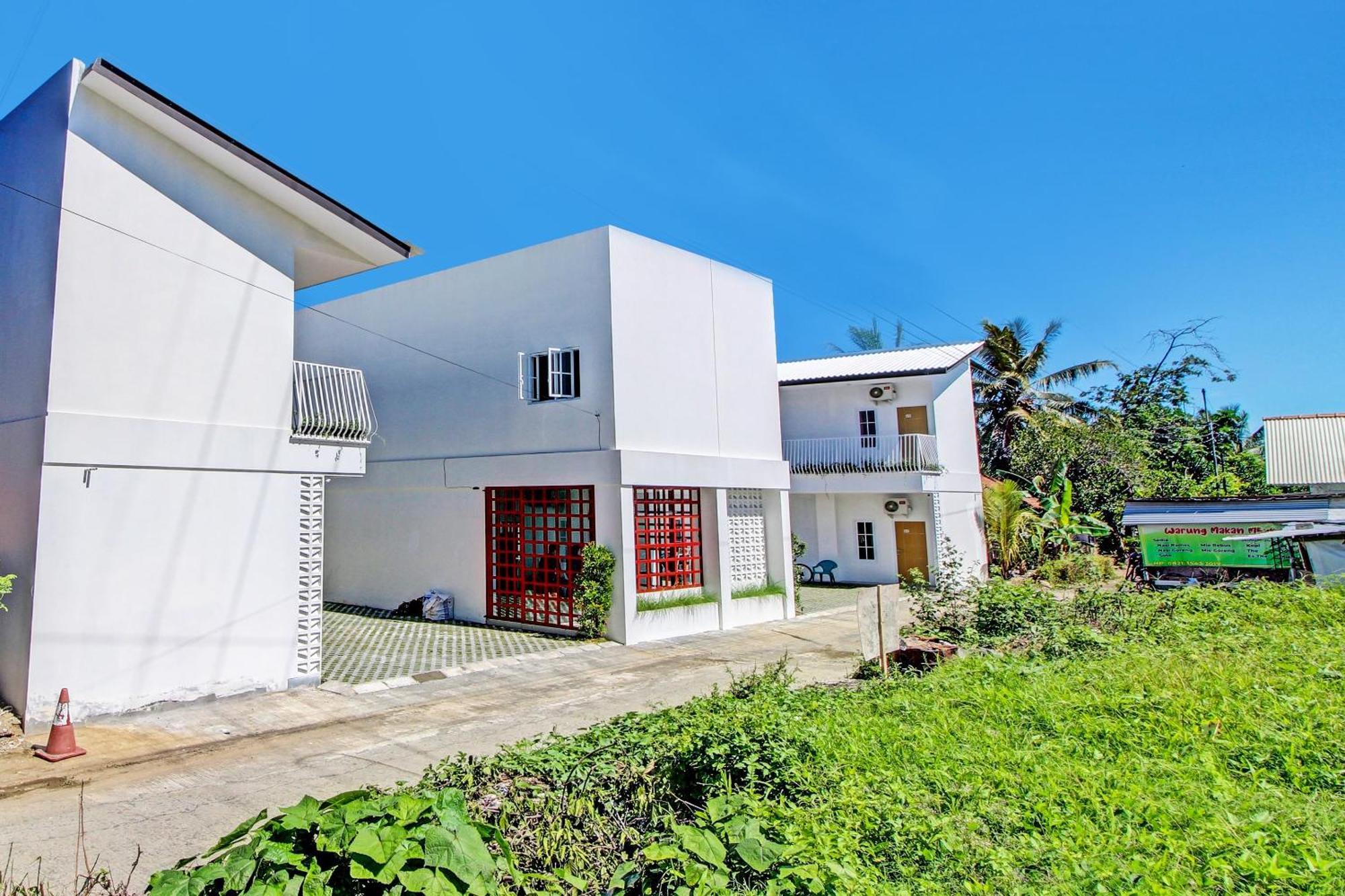 Super Oyo Collection O 92363 Kp Inn Temon Exterior foto