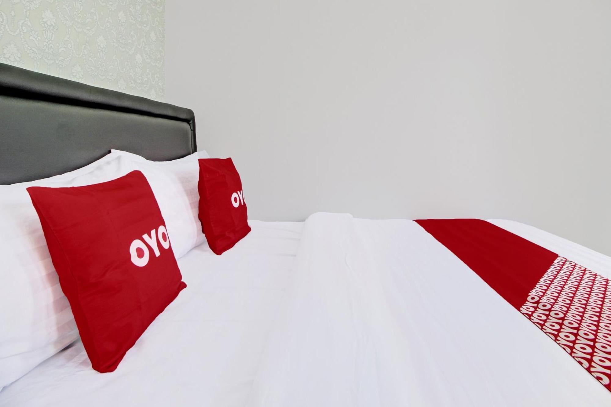 Super Oyo Collection O 92363 Kp Inn Temon Exterior foto