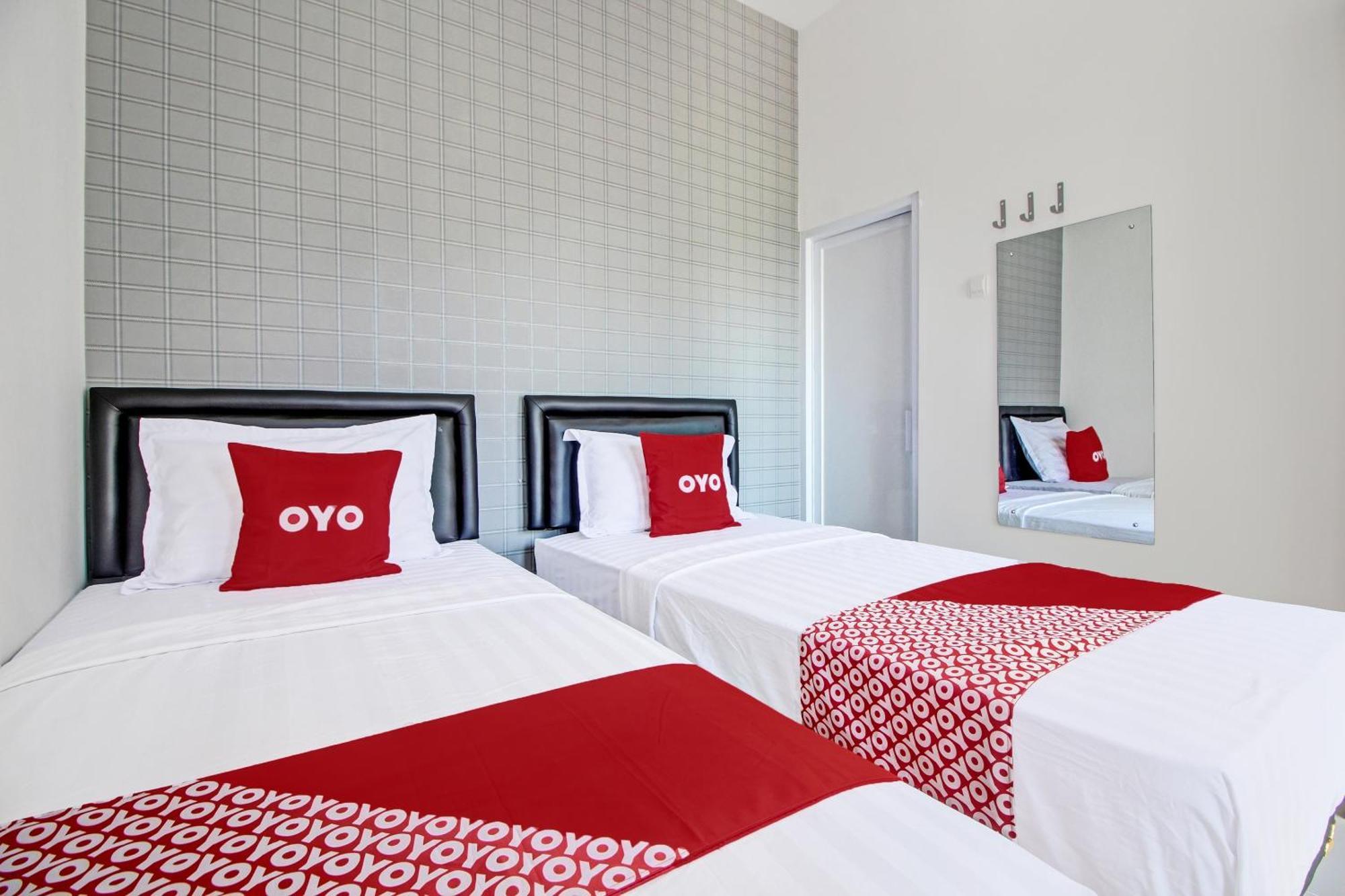 Super Oyo Collection O 92363 Kp Inn Temon Exterior foto
