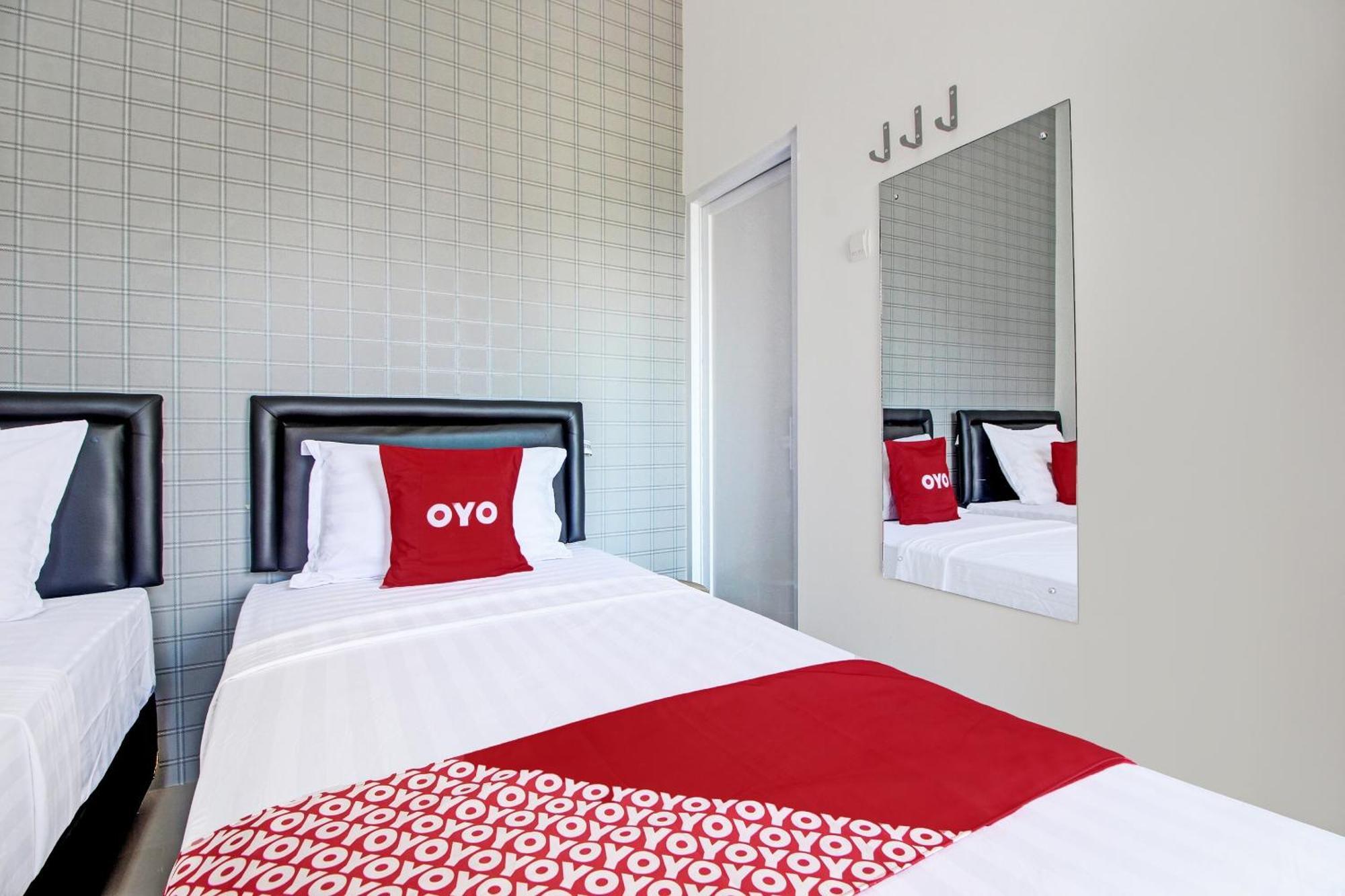 Super Oyo Collection O 92363 Kp Inn Temon Exterior foto