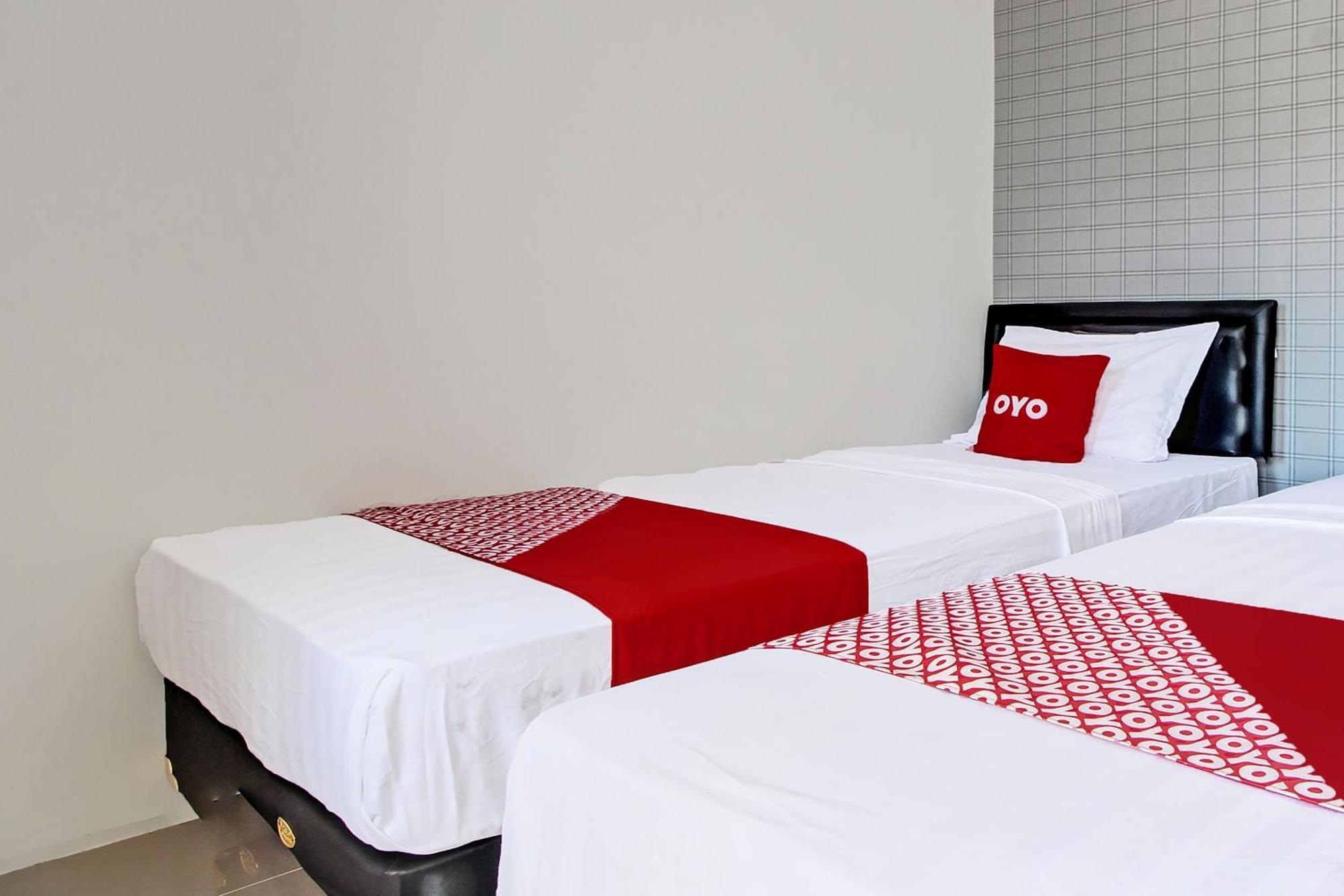 Super Oyo Collection O 92363 Kp Inn Temon Exterior foto