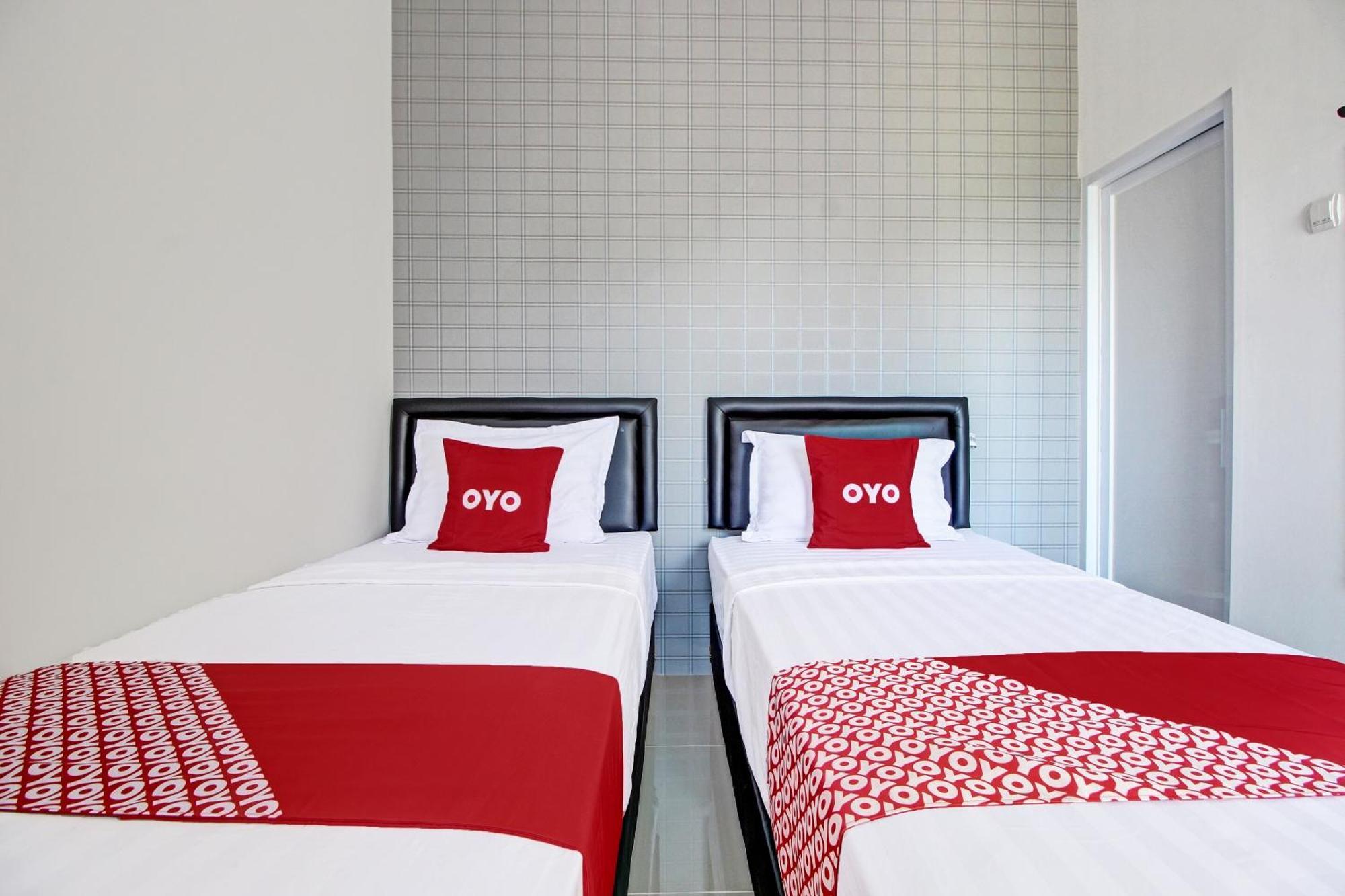 Super Oyo Collection O 92363 Kp Inn Temon Exterior foto